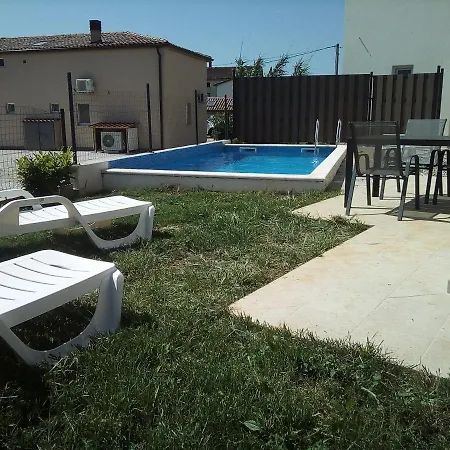 Quiete Riviera Медулин
